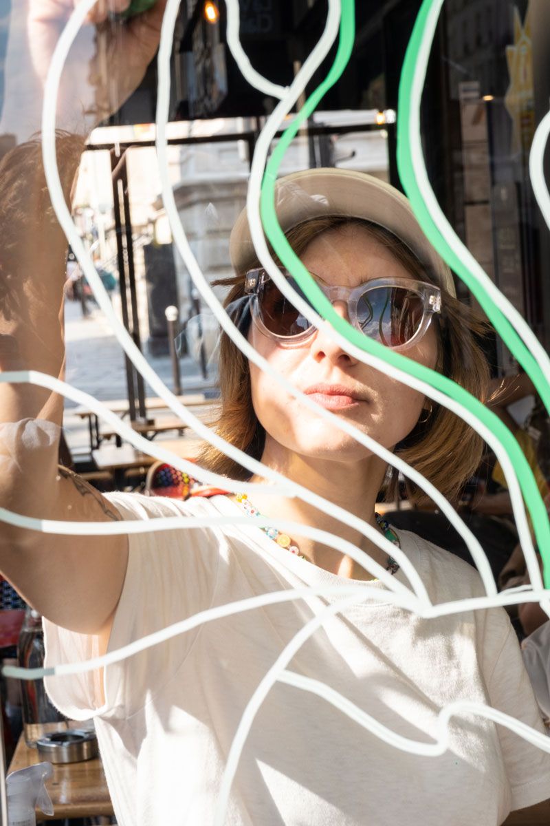 1664-x-Wanted-Cafe_live-drawing-photo2